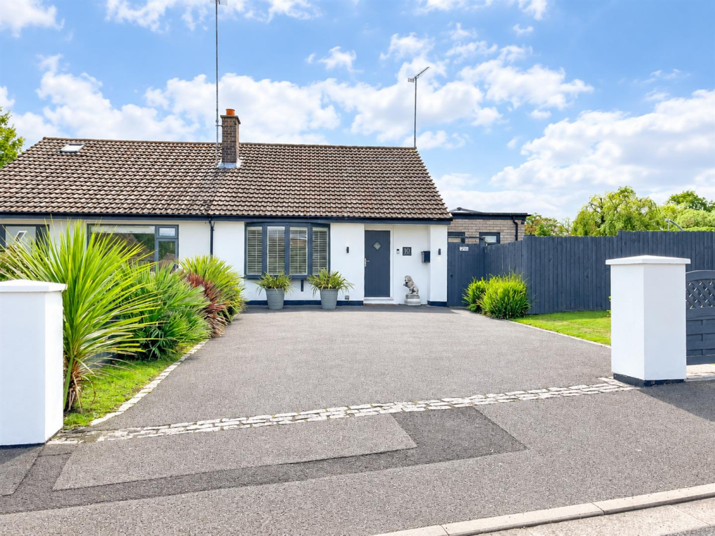 Main image of property: Parkfield Drive, Kenilworth