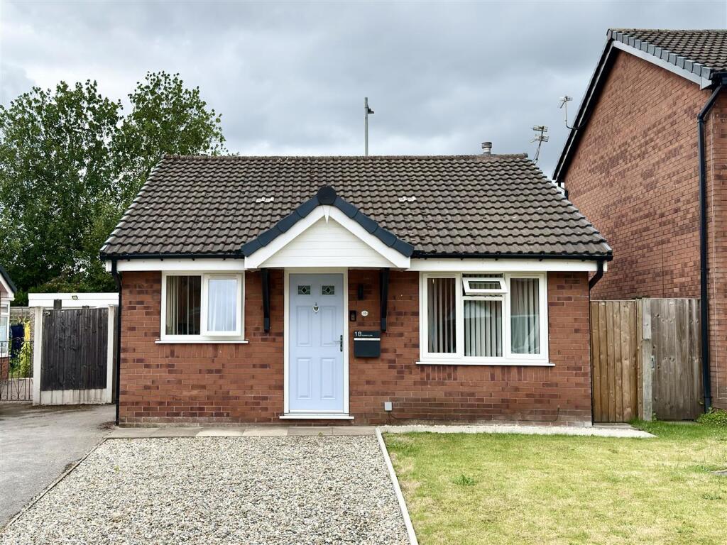 Main image of property: Dumers Close, Radcliffe, M26