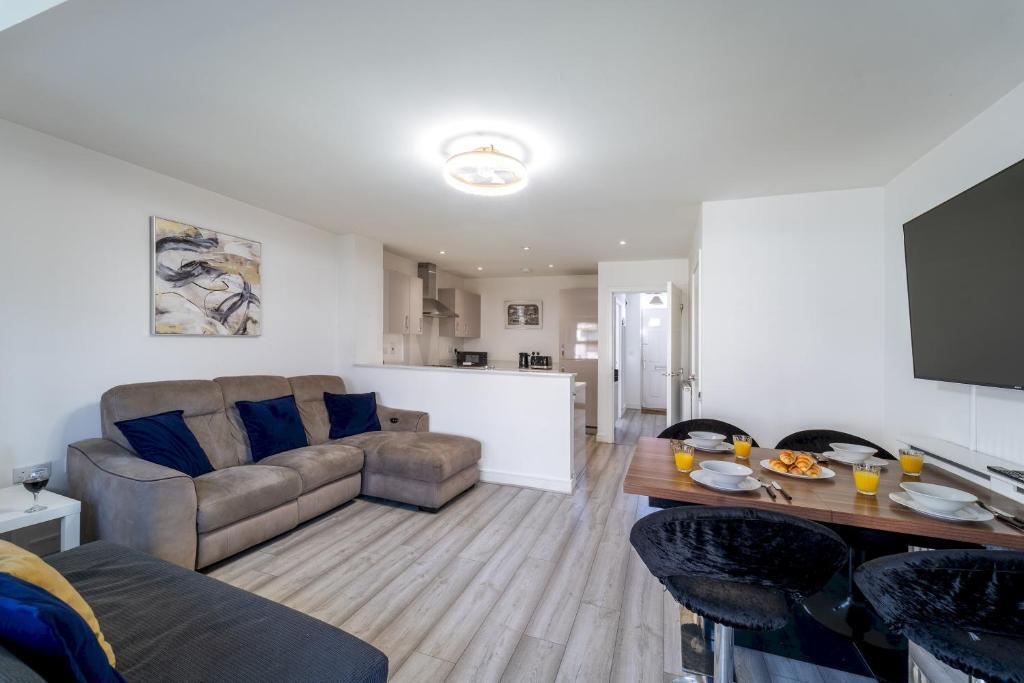 Main image of property: Whitelands Way, Bicester, Oxfordshire