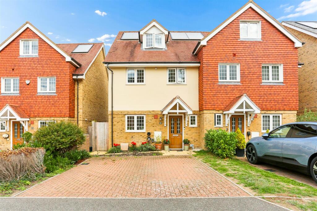 Main image of property: South Tadworth Farm Close, Tadworth