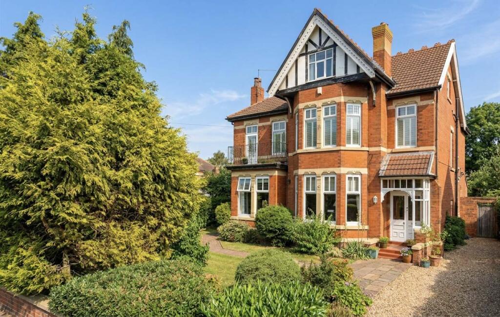 Main image of property: Morley Road, Hesketh Park, Southport, PR9 9JS