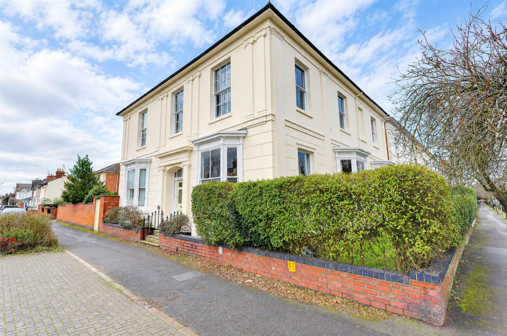 Main image of property: Leam Terrace, Leamington Spa, CV31 1BQ