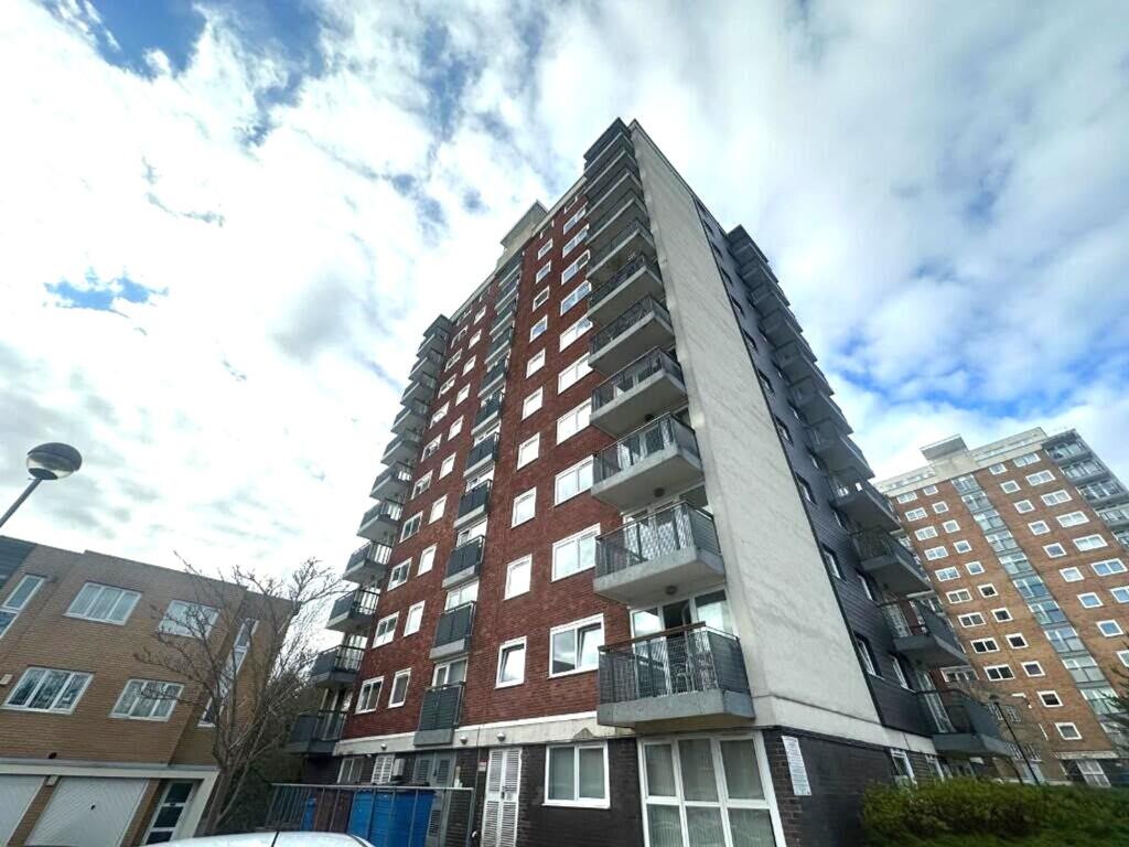 Main image of property: Lakeside Rise, Manchester, M9