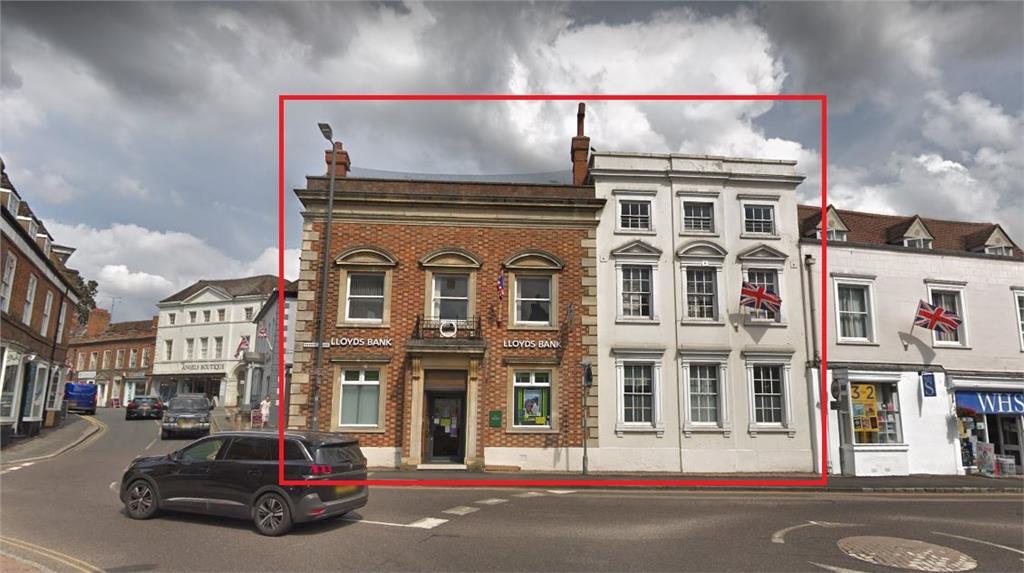 Main image of property: 18/19 Market Square, Buckingham, Buckinghamshire