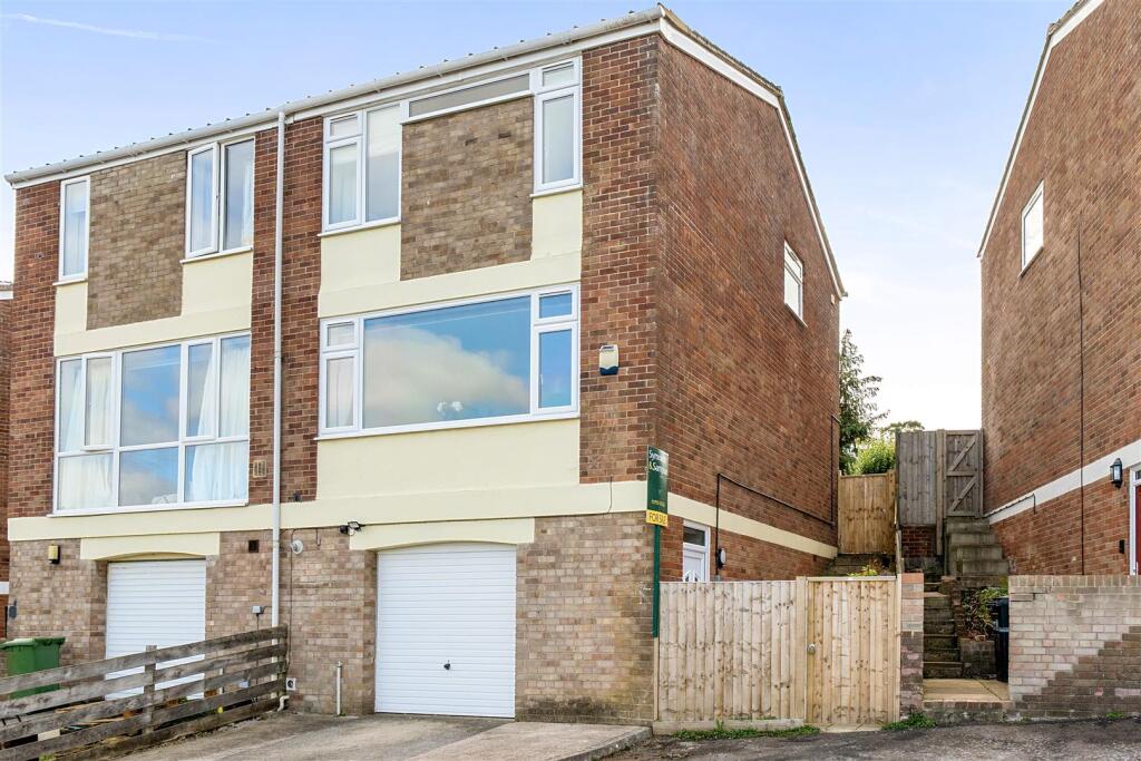 Main image of property: Yew Tree Close
