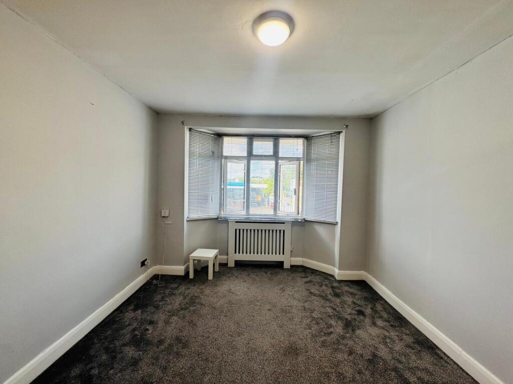 Main image of property: Cressex Parade, New Road, High Wycombe, Buckinghamshire