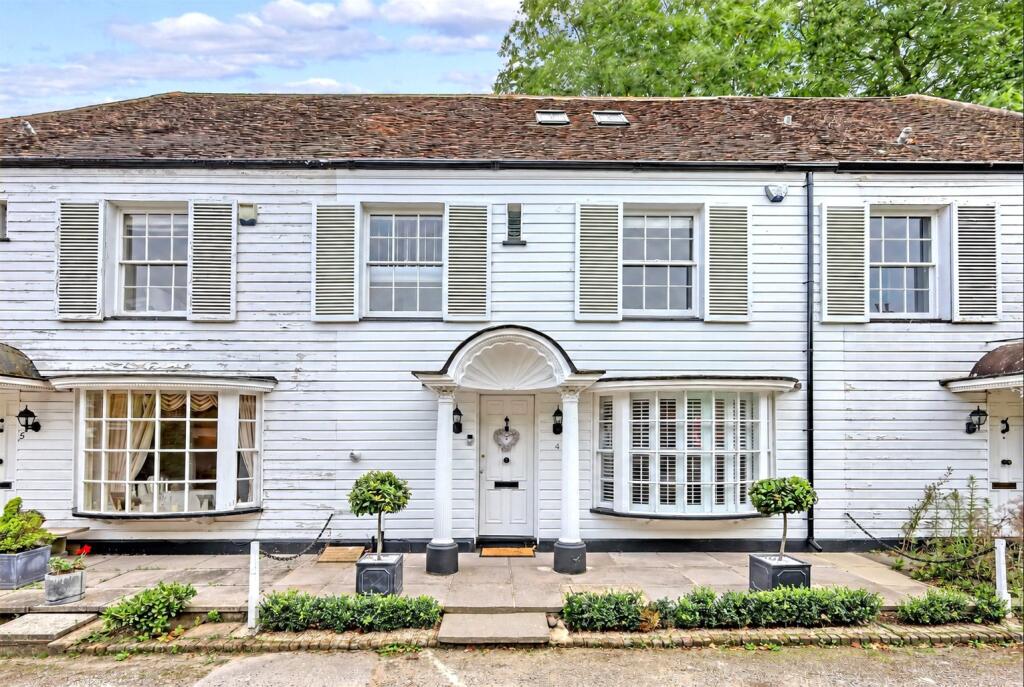 Main image of property: Kings Mews High Road, Chigwell, Essex, IG7