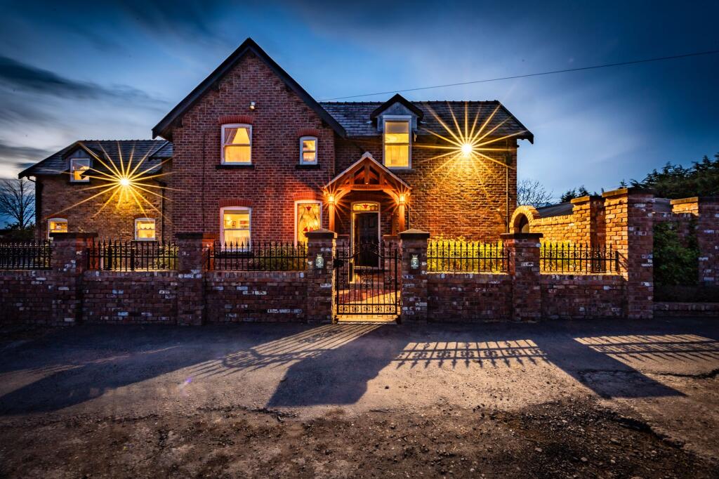 Main image of property: Hall Lane, Bold, WA9