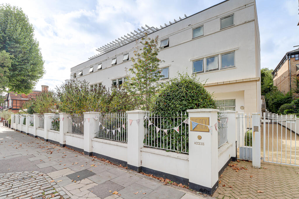 Main image of property: High Street, Berkhamsted, Hertfordshire, HP4