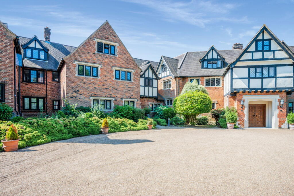 Main image of property: Neb Lane, Oxted, RH8 9JZ