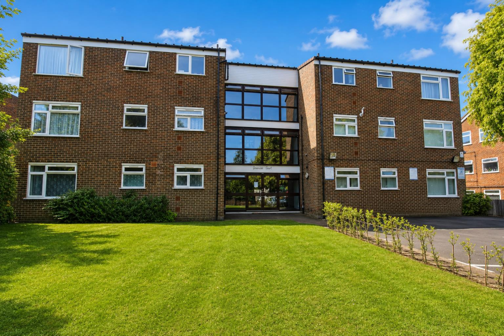 Main image of property: 39 Haling Park Road, South Croydon