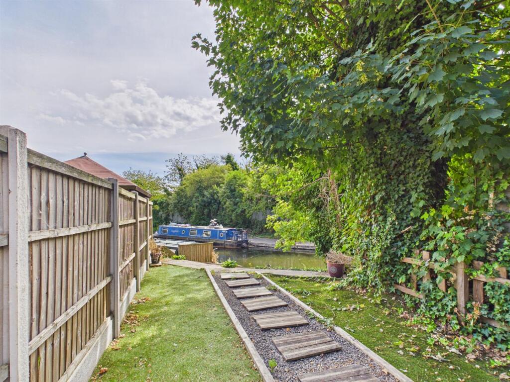 Main image of property: Petersham Mews, Nottingham