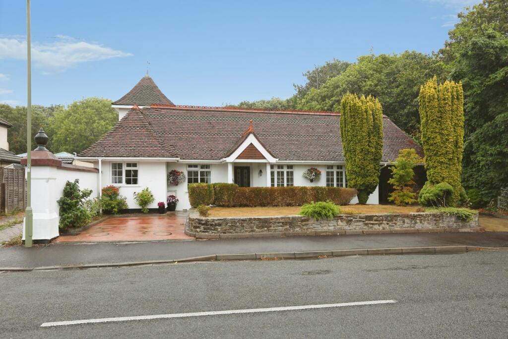 Main image of property: Heath Road, Locks Heath, Southampton, Hampshire, SO31