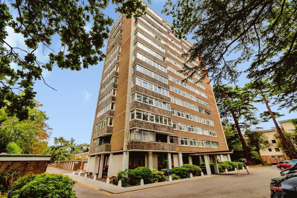 Main image of property: Bassett Avenue, Southampton, Hampshire, SO16