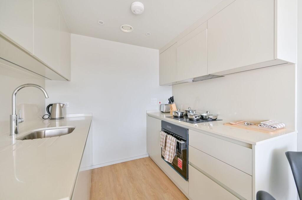 Main image of property: Bath Road, Hounslow, TW5