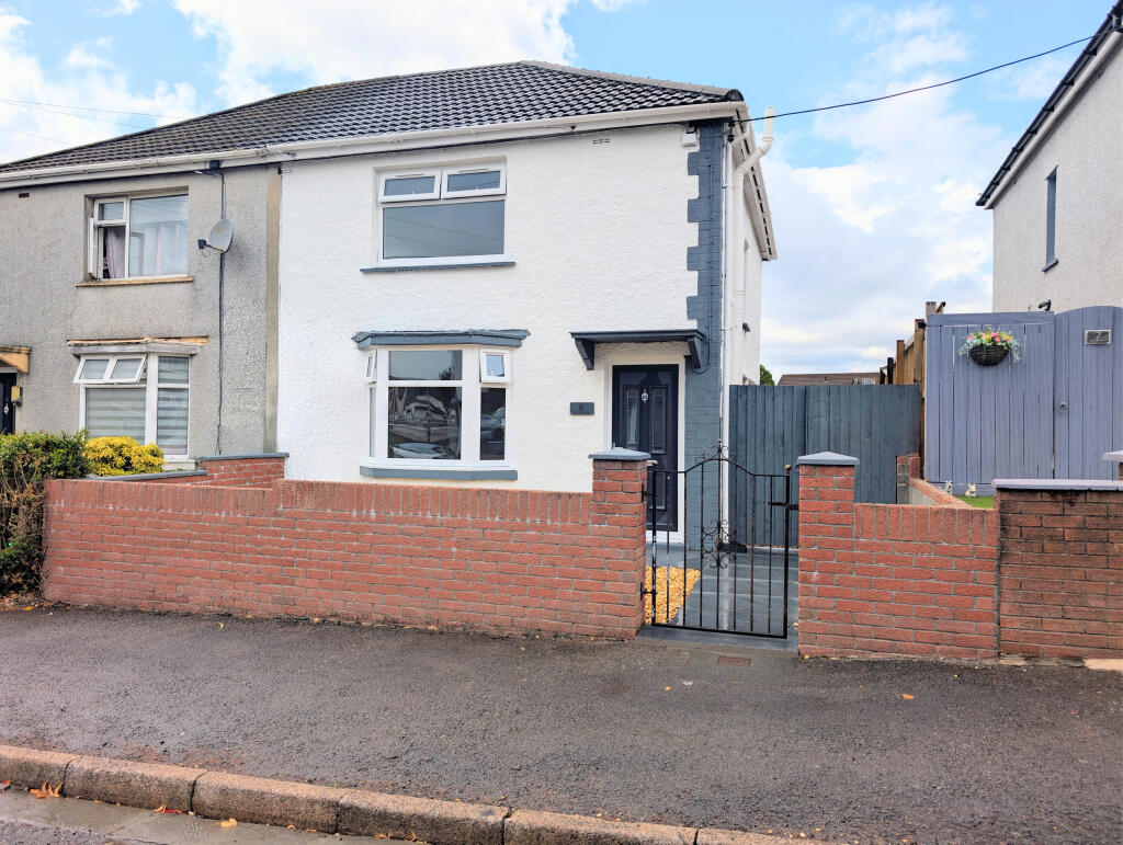 Main image of property: Tre-telynog, Cwmbach, Aberdare