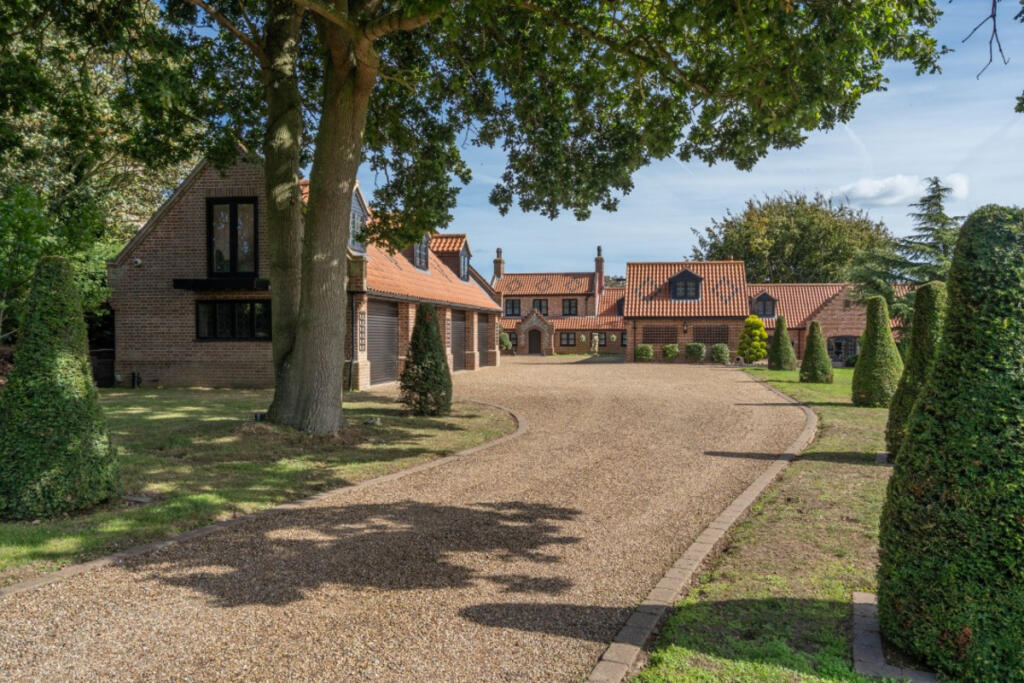 Main image of property: Main Road, Great Yarmouth, NR29 3