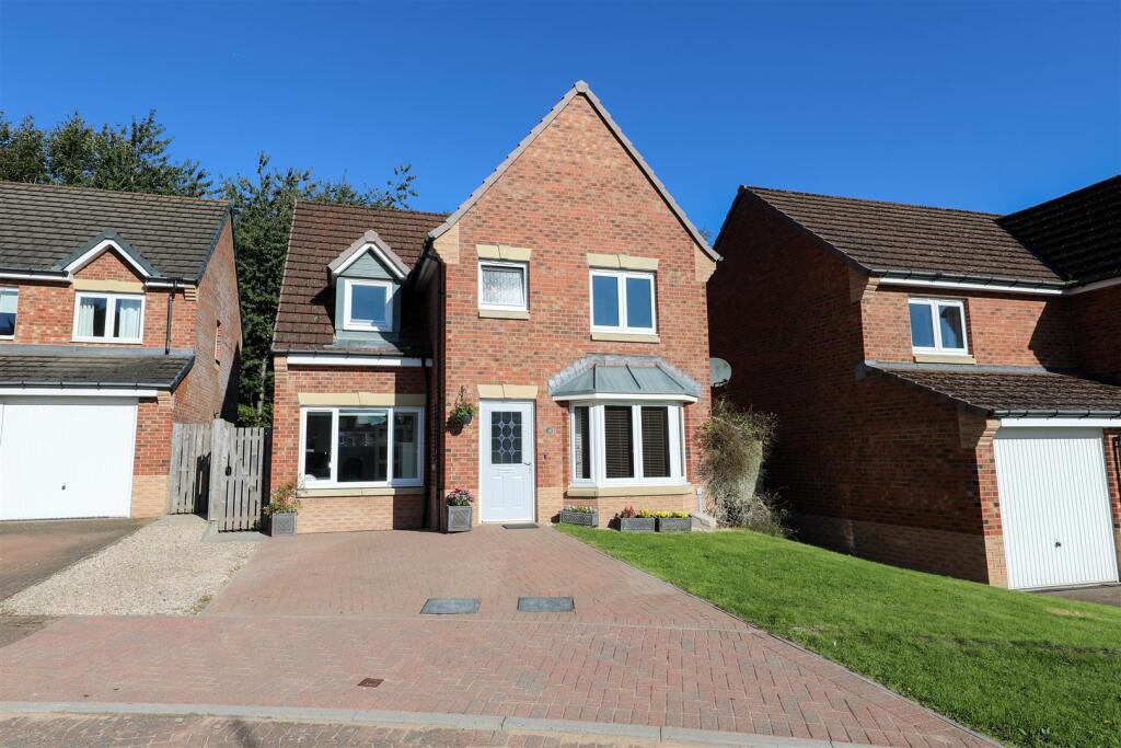 Main image of property: Groves Place, Glenrothes