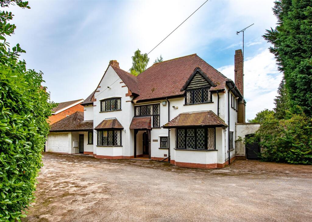 Main image of property: Greenways and Building Plots, 45 Perton Road, Wightwick, WV6 8DE