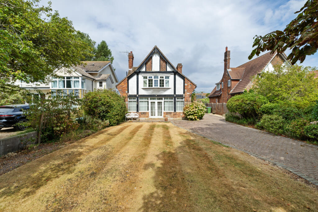 Main image of property: The Fairway, Aldwick, West Sussex