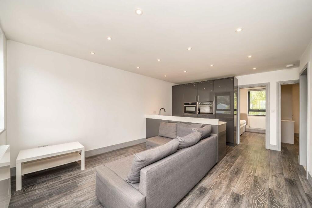 Main image of property: Business Centre, Brentford