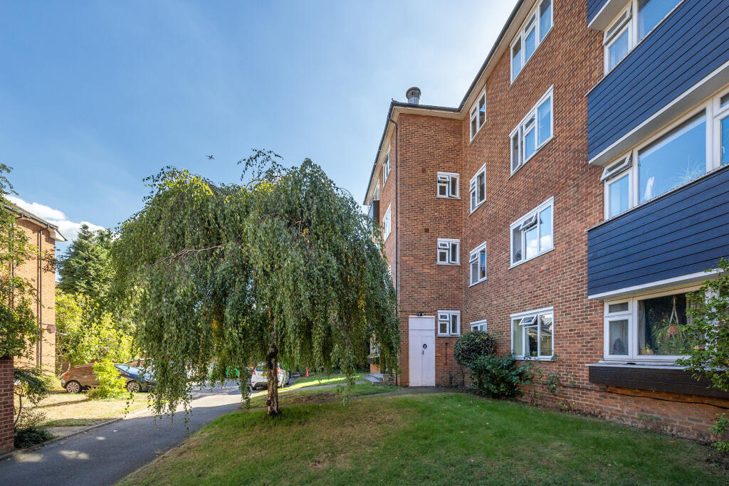 Main image of property: Kenmore Close, Kent Road, Kew, Richmond, Surrey TW9