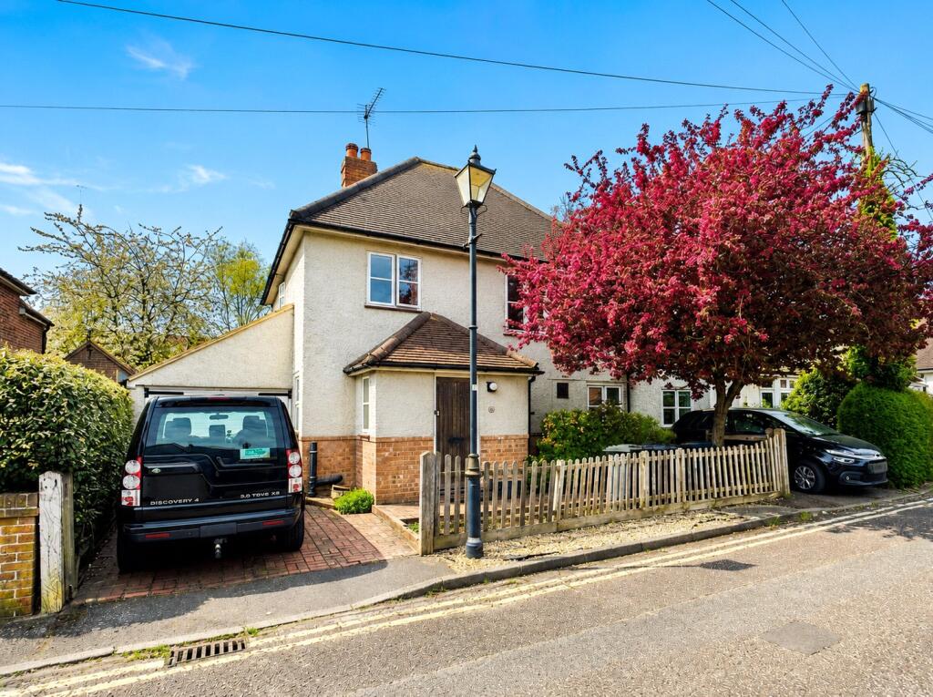 Main image of property: Long Garden Walk, Farnham, Surrey, GU9