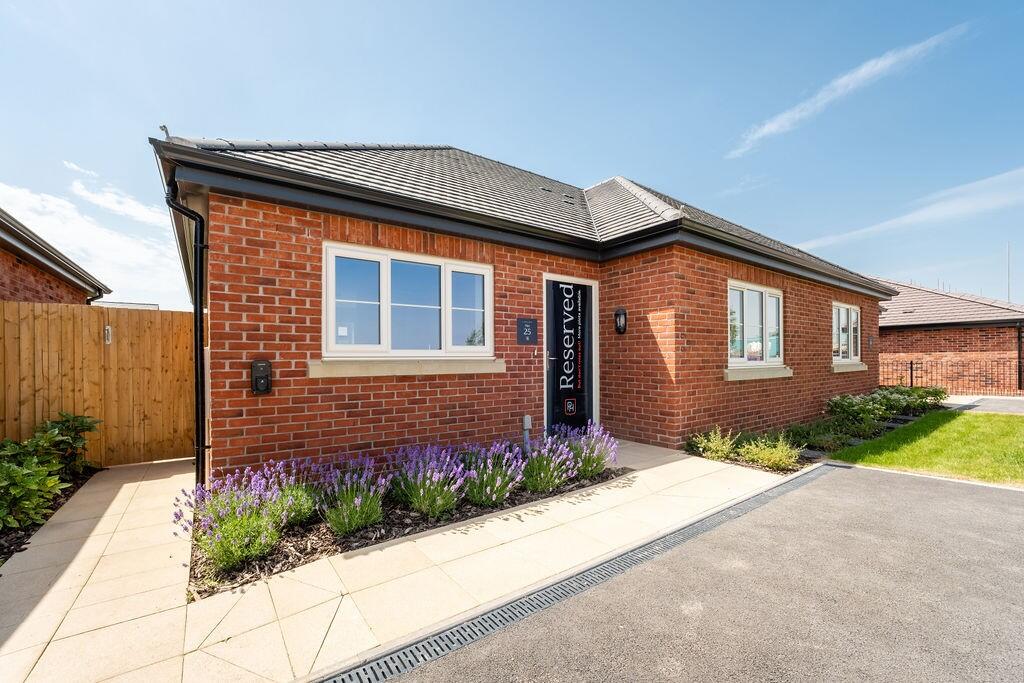Main image of property: Shrewsbury Road,
Oswestry,
SY11 4QB