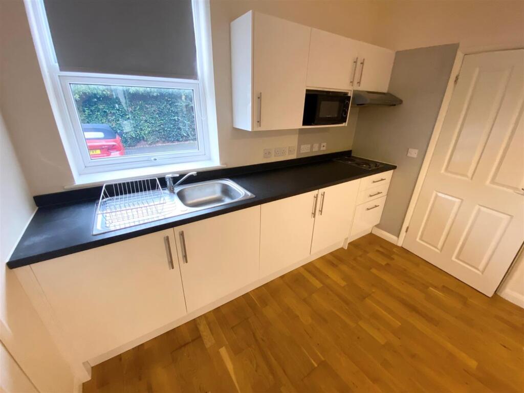 Main image of property: West Parade, Dunstable, LU6