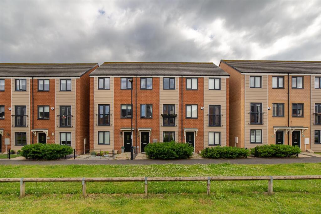 Main image of property: Elmwood Park Court, Great Park