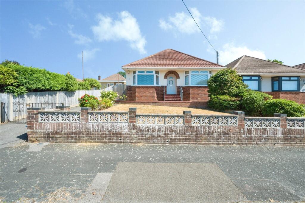 Main image of property: Solent Avenue, Southampton, Hampshire, SO19