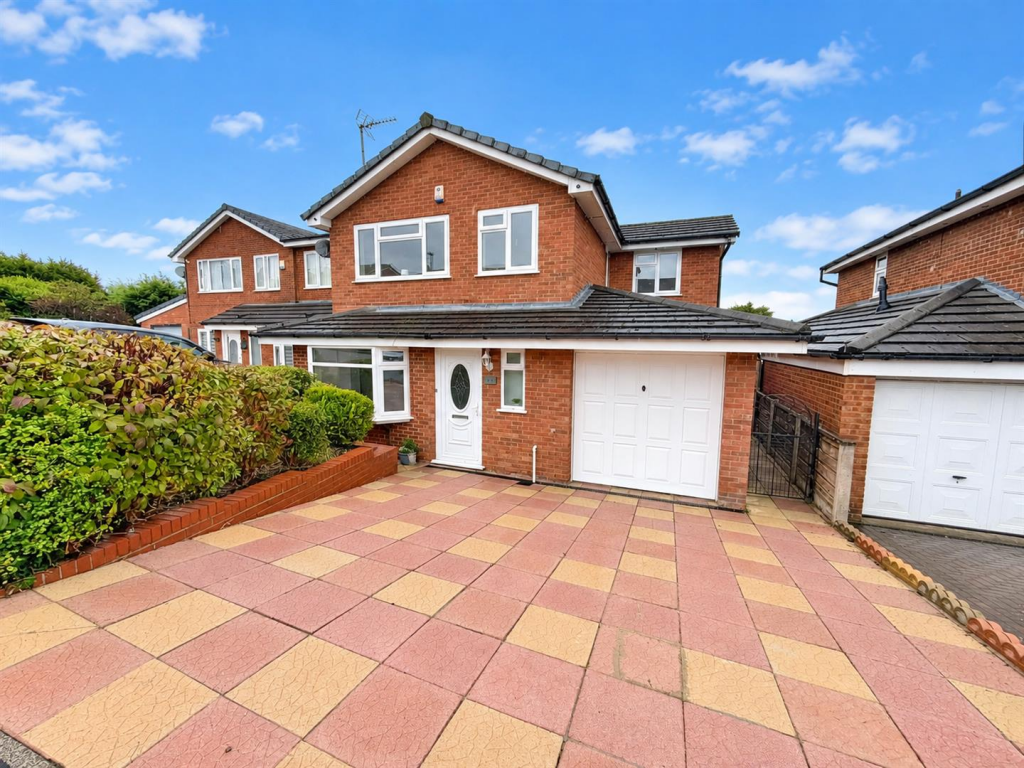 Main image of property: Amberwood, Chadderton, Oldham