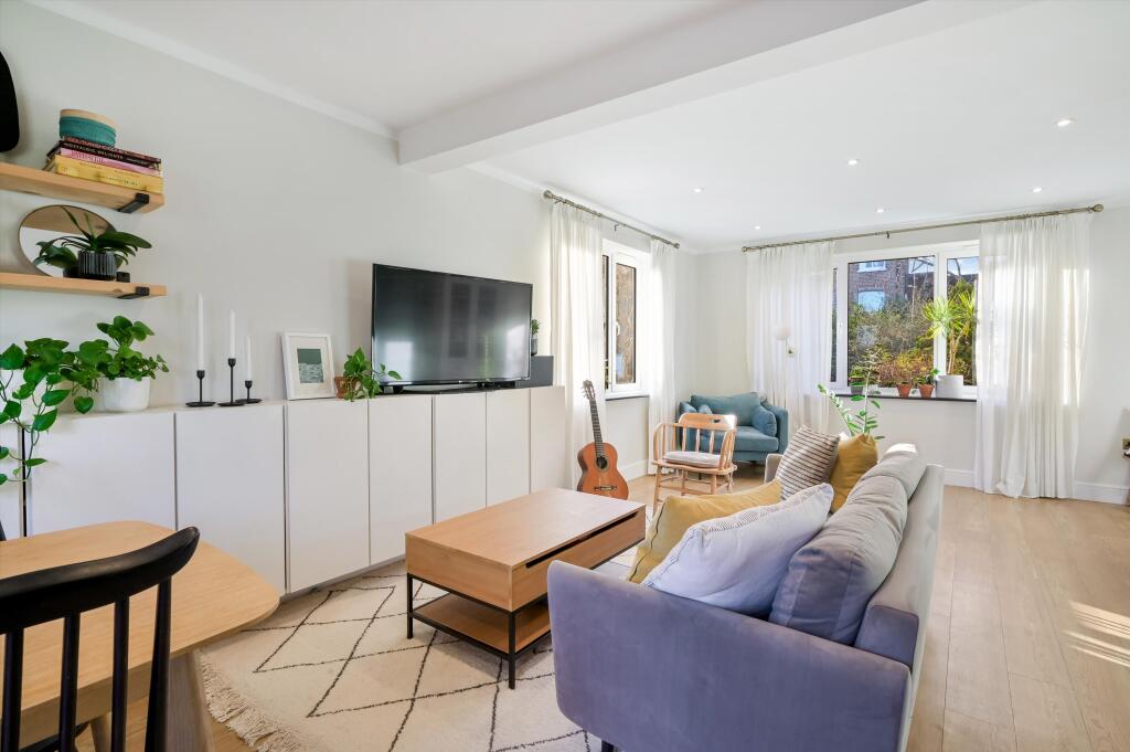 Main image of property: Hartham Road, London N7