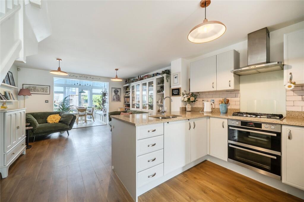Main image of property: Ray Close, Swindon, SN5