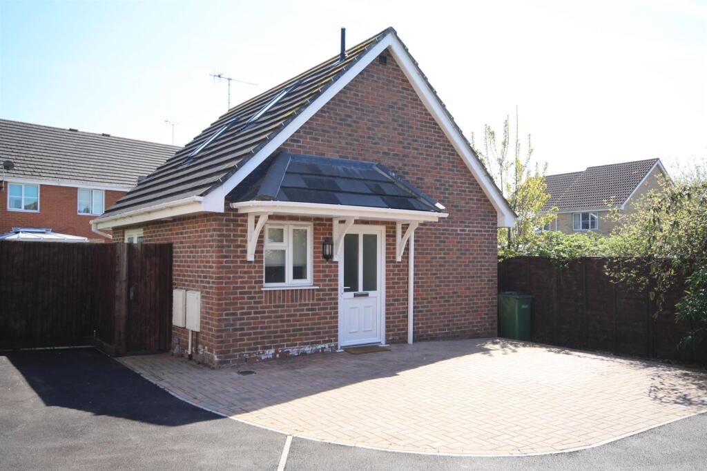Main image of property: Maple Square, Eastleigh