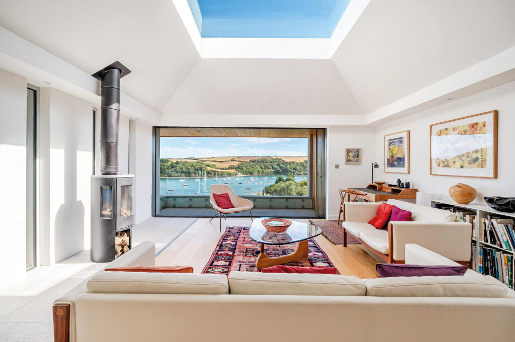 Main image of property: Yachting Paradise - St. Mawes, Cornwall