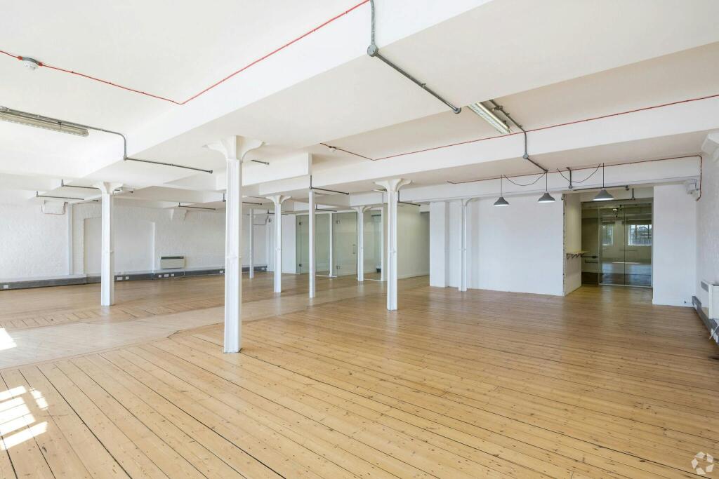 70-Wapping-Wall-London-Interior-Photo-15-LargeHighDefinition.jpg