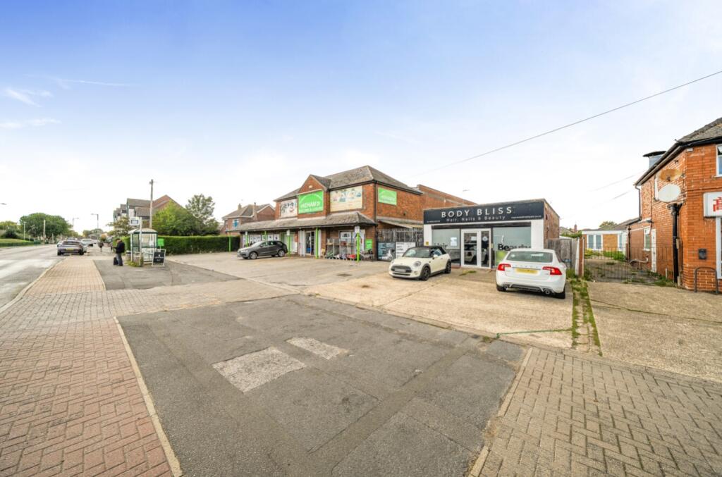 Main image of property: Lincoln Road, North Hykeham, Lincoln, Lincolnshire, LN6