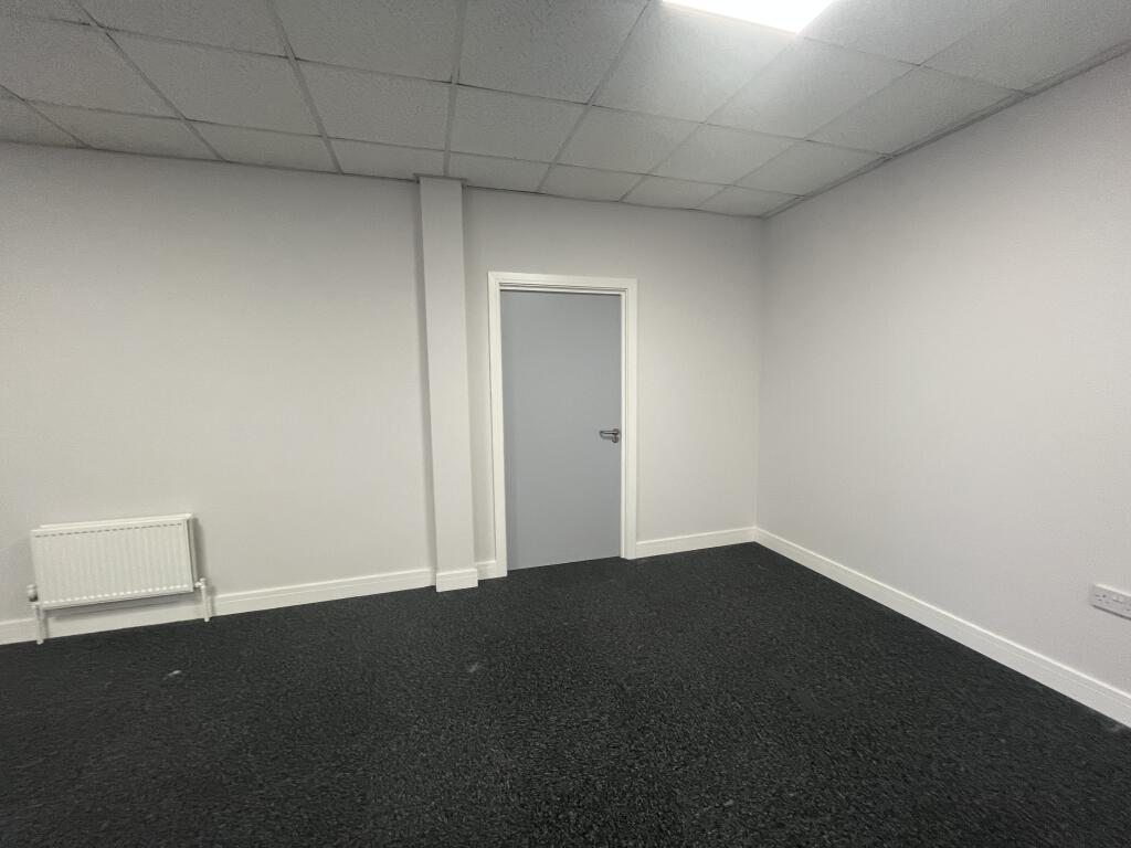 800 sqft office