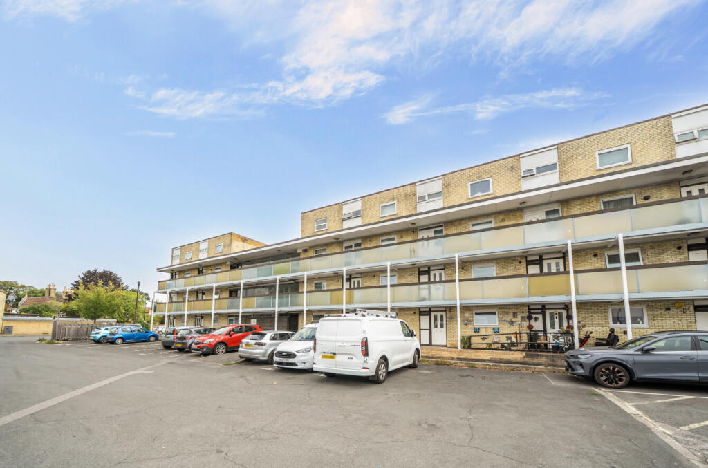 Main image of property: Vaudrey Close, Shirley, Southampton, Hampshire, SO15