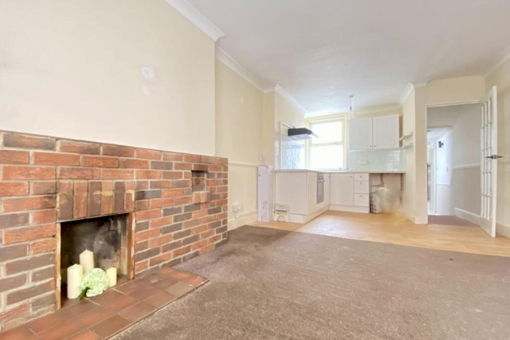 Main image of property: 68A High Street, Ringwood, Hampshire, BH24 1AQ