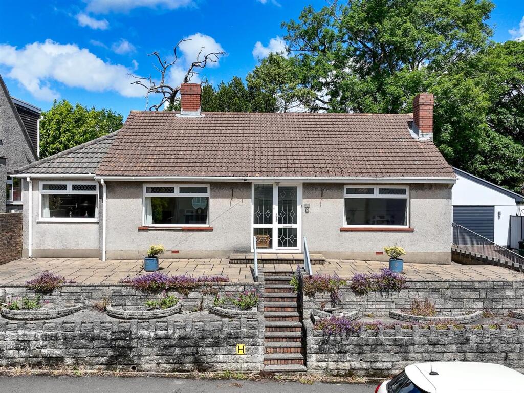 Main image of property: Summerland Lane, Newton, Swansea