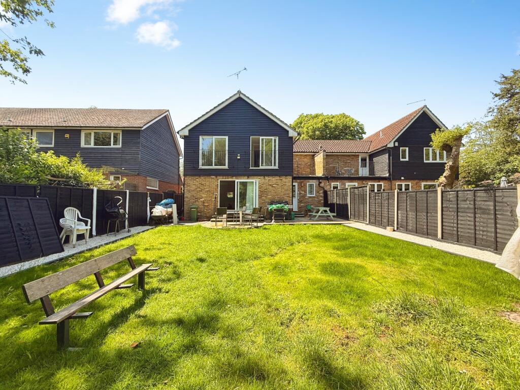 Main image of property: High Street, Roydon, HARLOW