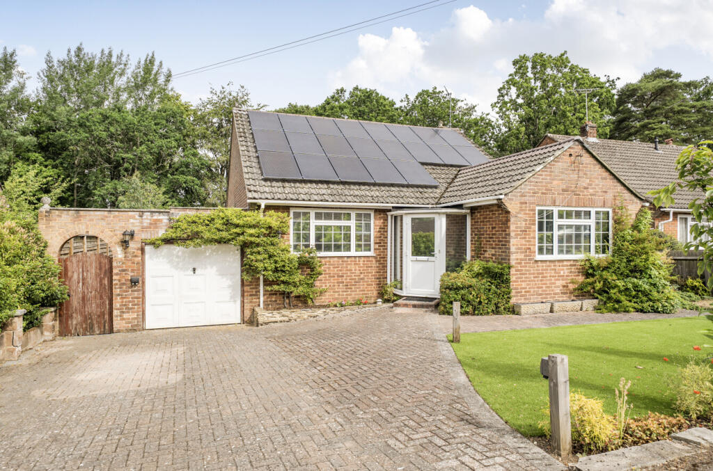 Main image of property: Fairland Close, Fleet, Hampshire, GU52