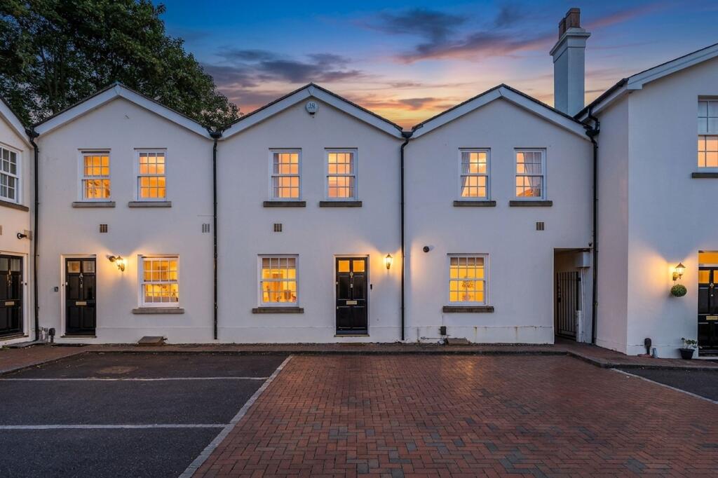 Main image of property: Lanthorne Mews, Tunbridge Wells, TN1