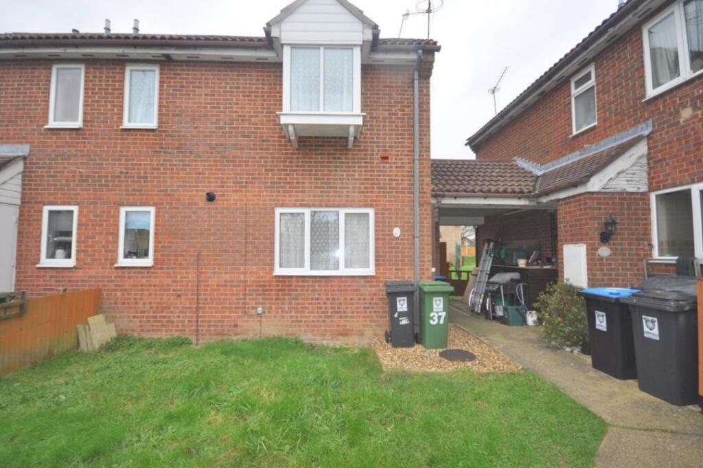 Main image of property: The Lawns, Hemel Hempstead