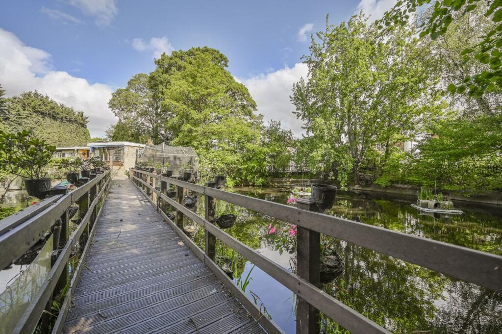 Main image of property: Woodside Park Avenue, Walthamstow, London, E17