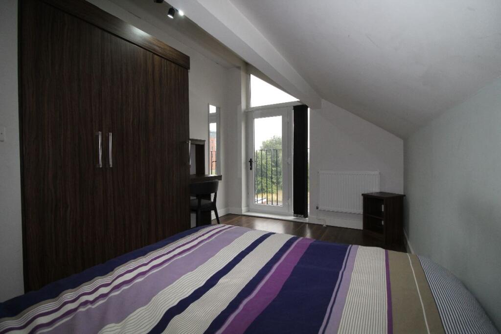 Main image of property: Hawkins Street | BILLS INCLUDED
