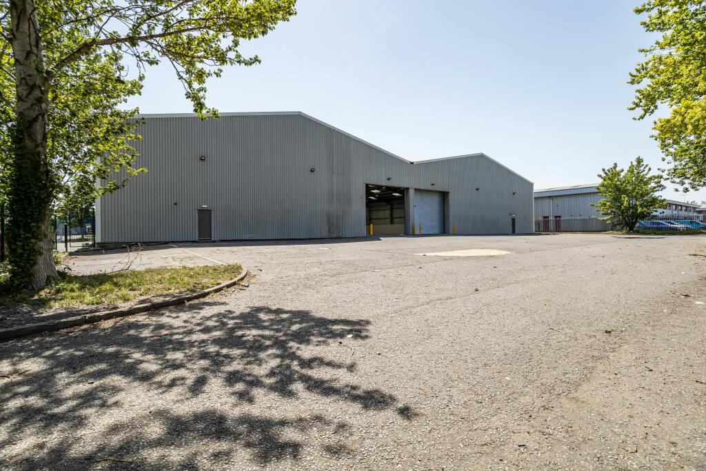 Unit C Laporte Way - Luton-103.jpg