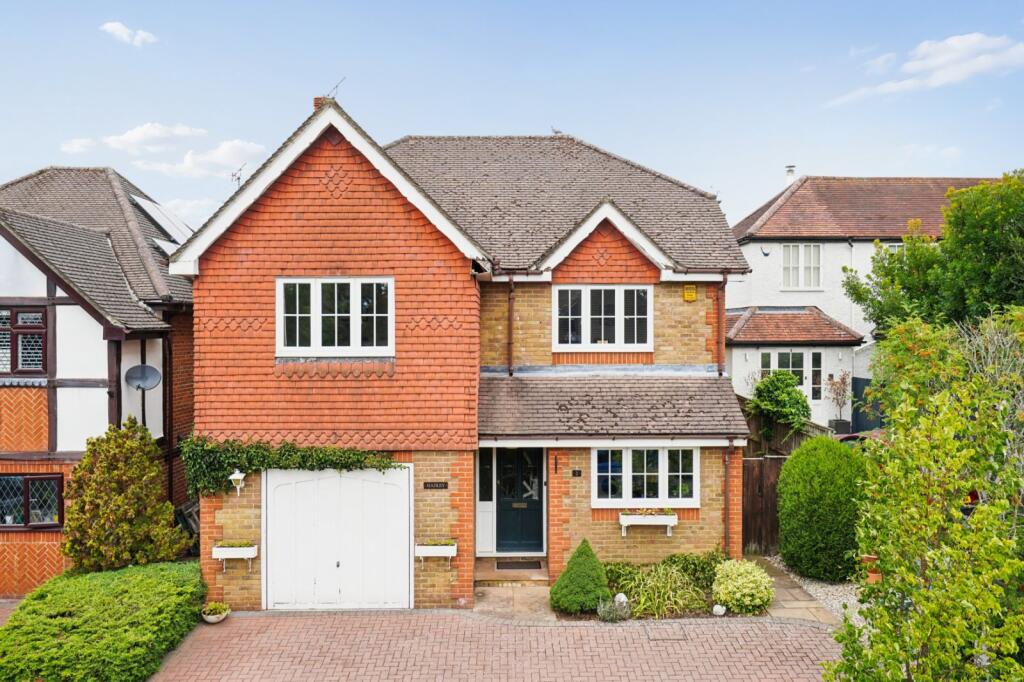 Main image of property: Beacon Close, Chalfont St. Peter, Gerrards Cross, Buckinghamshire, SL9
